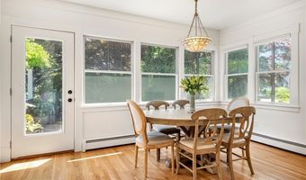 84 Rodman St, Narragansett, RI 02882