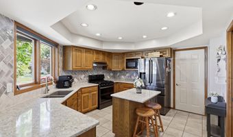 1309 Sanders Dr, Auburn, IN 46706