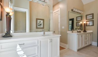 316 Leonhard Ave, Bay St. Louis, MS 39520