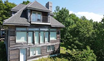 968 Centebar Rd, Albany, VT 05845