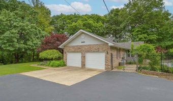 1221 Bridge Park Dr, Alton, IL 62002