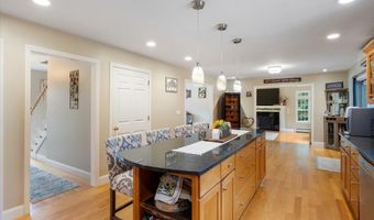 4 Dunnmoore Dr, Bow, NH 03304