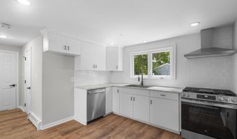 17 Brookdale Ave, Bloomfield, CT 06002