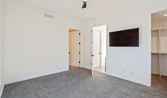 6525 E CAVE CREEK Rd 33, Cave Creek, AZ 85331