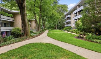 7525 SPRING LAKE Dr #C2, Bethesda, MD 20817