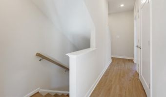 945 SYCAMORE Dr SE, Washington, DC 20032