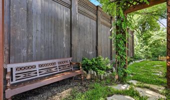 14917 Oaks N Dr, Addison, TX 75254