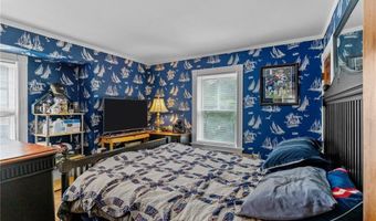 161 Ocean Ave, Cranston, RI 02905