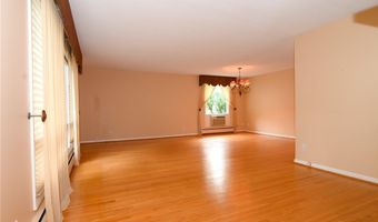 116 Segsbury Rd, Amherst, NY 14221