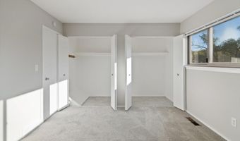 747 Peninsula Ct, Ann Arbor, MI 48105