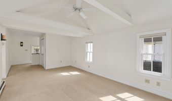 997 Washington St, Bath, ME 04530