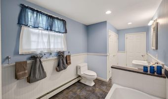 16 Oneida Ave, Atlantic Highlands, NJ 07716