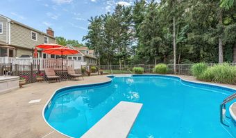 44 Devonshire Ct, Middletown, NJ 07748