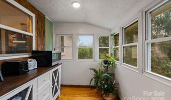 200 Aurora Dr, Asheville, NC 28805