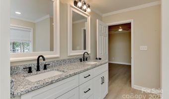 3325 Arboretum Vw, Charlotte, NC 28226