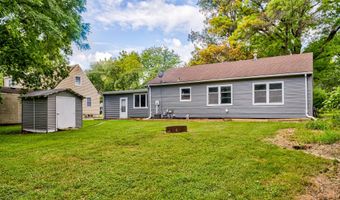 228 Hilltop Rd, Ames, IA 50014