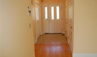 8 Sweet Corn Dr, Cranston, RI 02921