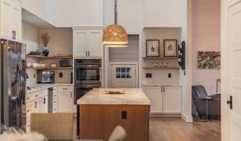 917 McDonald Dr, Amsterdam, NY 12070