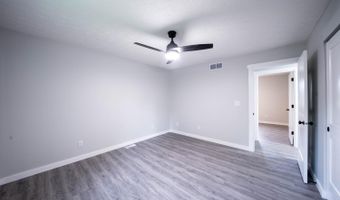 304 Sunset Dr, Aurora, IN 47001