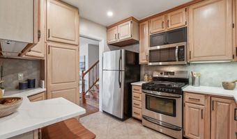 2924 S GRANT St, Arlington, VA 22202