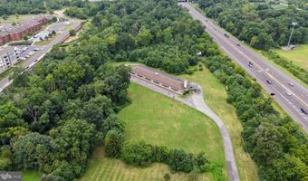 1058 HAUSMAN Rd, Allentown, PA 18104