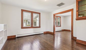 91 Grove St, Clinton, CT 06413