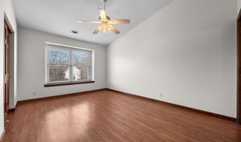 760 Woodside Trails Dr 203, Ballwin, MO 63021