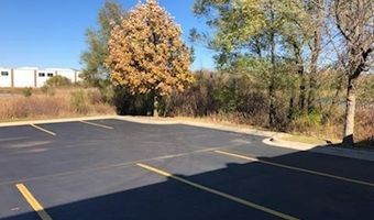 275 Stonegate Rd, Algonquin, IL 60102