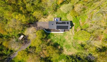 225 Bethmour Rd, Bethany, CT 06524