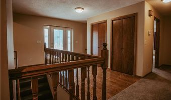 610 25th St SW, Austin, MN 55912