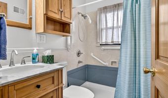 6919 Greenholly Dr, Affton, MO 63123