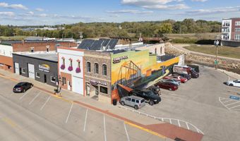108 W 1st, Dyersville, IA 52040