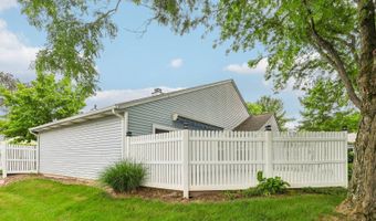 838 Lynnhaven Ln, Akron, OH 44313