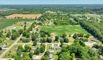 2915 Lee Marie Dr, Adrian, MI 49221