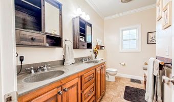 353 Alapaha River Dr, Alapaha, GA 31622