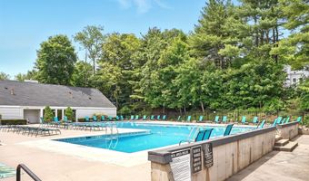 27 Pheasant Run 27, Cromwell, CT 06416