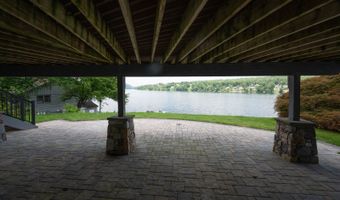 100 N Lake Shore Dr, Brookfield, CT 06804