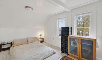 3 York St, Augusta, ME 04330