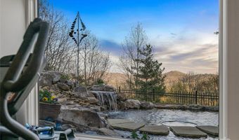 10 Beaverbrook Ct, Asheville, NC 28804