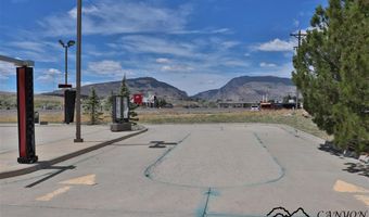1902 Mountain View Dr, Cody, WY 82414