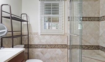 8304 BRIAR CREEK Dr, Annandale, VA 22003