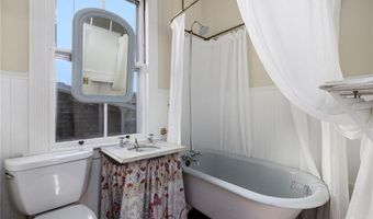 39 Walcott Ave, Jamestown, RI 02835