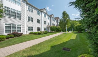 311 Still Water Cir 311, Brookfield, CT 06804