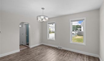 358 Pawtuxet Ave, Warwick, RI 02888