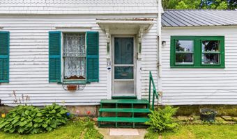 28 Chapel St, Augusta, ME 04330