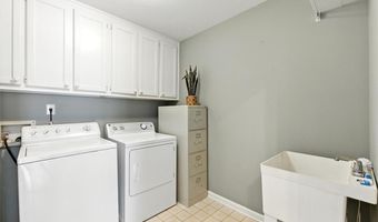 275 Singletree Trce, Alpharetta, GA 30004