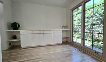 2782 Maitland Dr, Ann Arbor, MI 48105