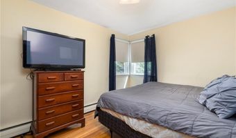 2 N Spruce St, East Providence, RI 02914