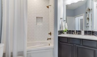 4936 N Prestwick Ave, Bel Aire, KS 67226