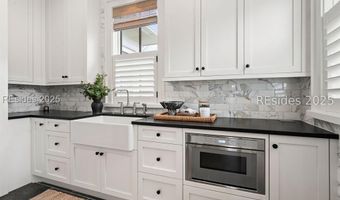 31 Hunting Lodge Rd, Bluffton, SC 29910